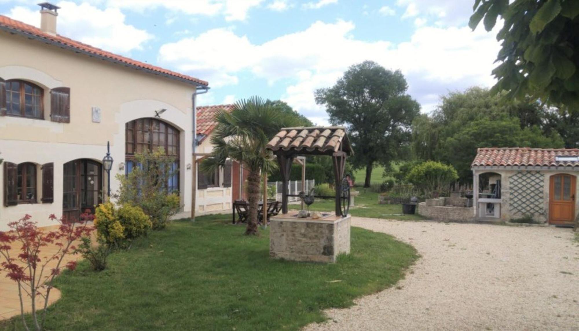 Les Roses De Jonzac Villa Mortiers Екстериор снимка